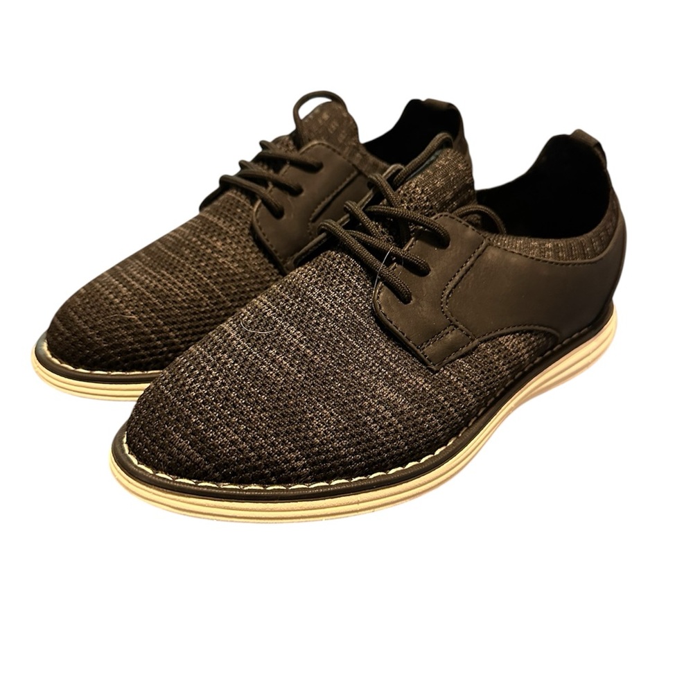 Cat & Jack Kids Knit Lace-Up Dress Shoes in Brown and Cream. NWOT